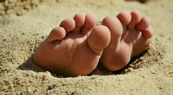 Beachsocken oder Neoprensocken halten beim Beachvolleyball die Füße warm